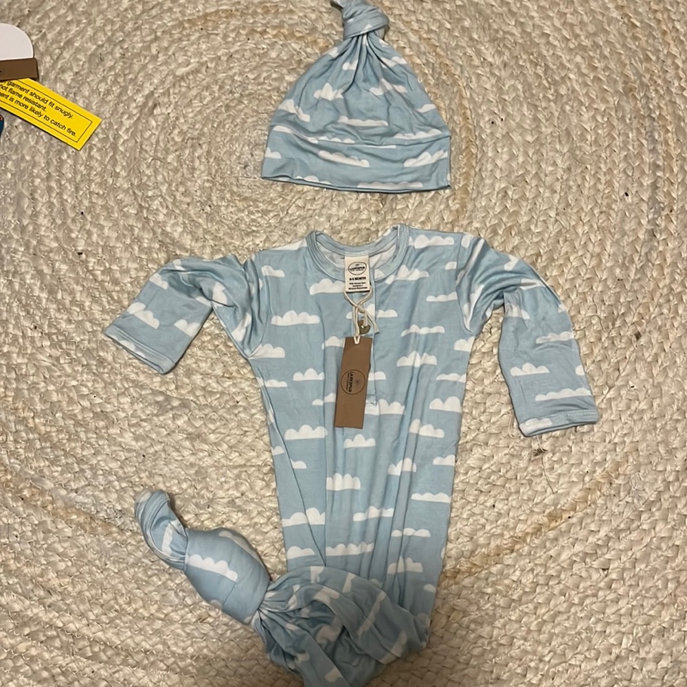 Larkspur infant knotted gown size 0-3 new with tags. Comes with adorable hat!